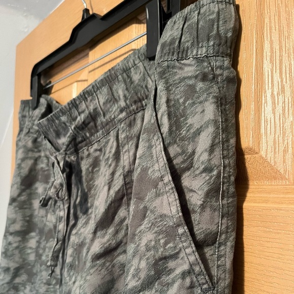 Orvis Women's Midweight Relaxed Fit Jogger - Picture 6 of 13